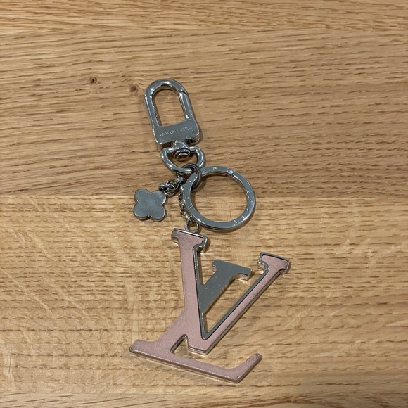 Accessories - 9711 Louis Vuitton Capucines Bag Charm Pink Silver